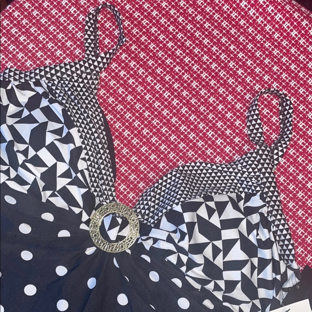 Coco Reef Black and White Geometric Tankini Top, NWT, Women’s size 18W/ 40C